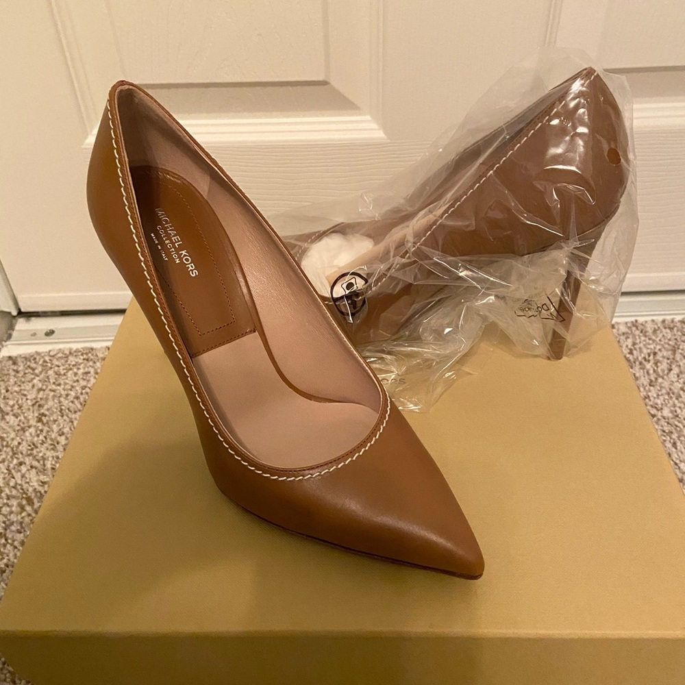 Michael Kors Collection Gretel Leather Pumps